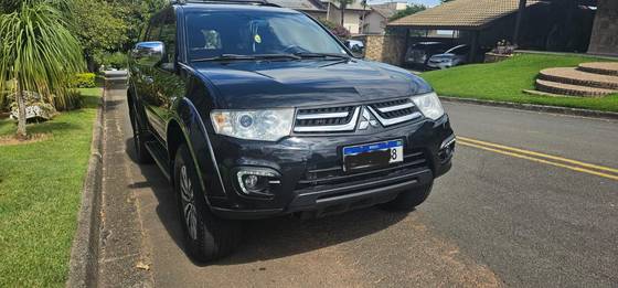 MITSUBISHI PAJERO 3.2 HPE 4X4 7 LUGARES 16V TURBO INTERCOOLER DIESEL 4P AUTOMÁTICO
